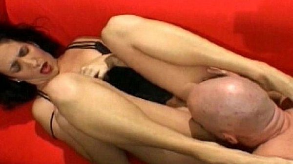 Mature brunette having good sex huge cock 