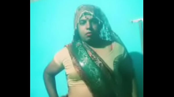 Hot sonusissy look slut in saree  