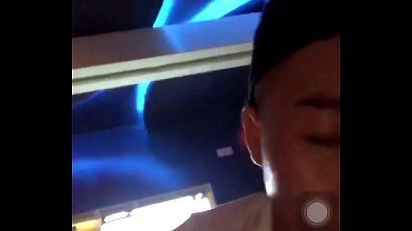 Bot b&uacute; nhiệt t&igrave;nh 