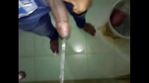 Indian guy doing piss with big penis