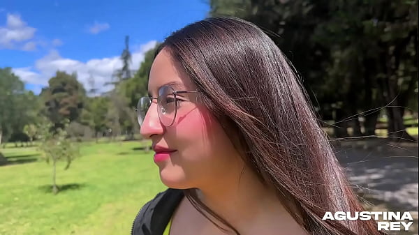 Me reencuentro con mi compa&ntilde;era de colegio y me la follo por el culo