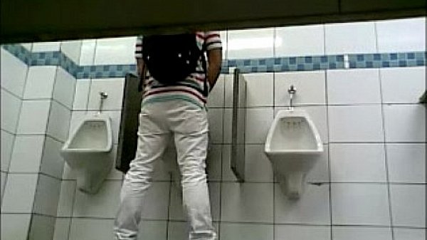 Pega&ccedil;&atilde;o em banheiro de supermercado 7