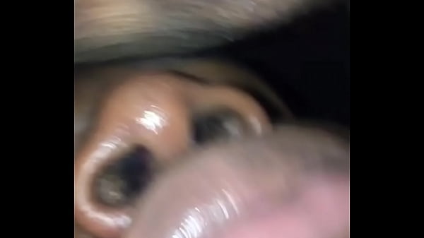 Girl gets head from boyfriend