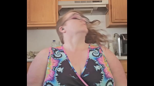 Bbw shakes her ass and gives a pov lapdance