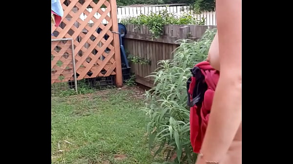 Amateur couple Duk and David, Duk's outdoor having a mega pee