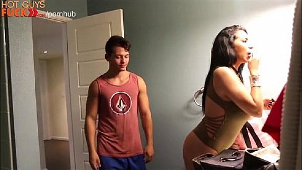 Milf Takes Advantage Of y. With Big Cock - Quintal das Amadoras