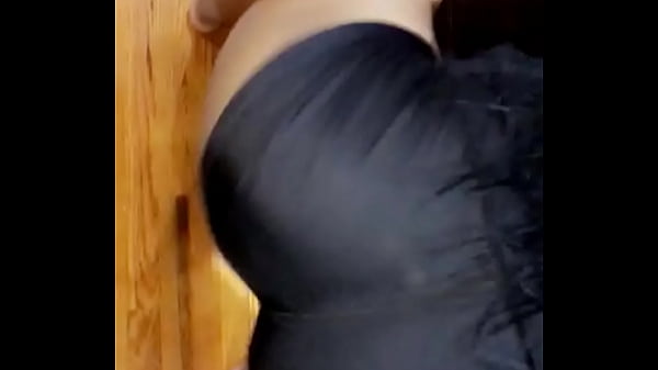 Big ass ebony twerk