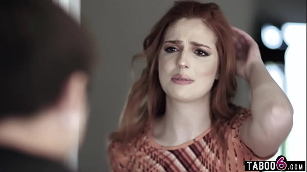 Big butt Scarlett Mae got a surprise visit from her conviced ex boyfriend  