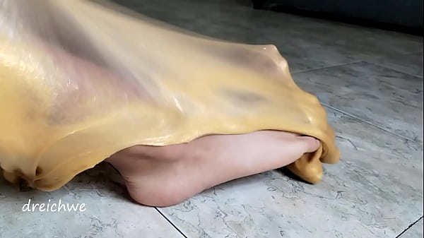 Golden slime fetish feet  