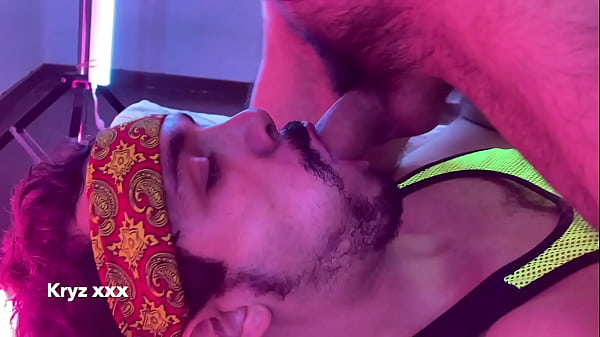 Hombre grande folla mi culo cachondo peludo. PARTE 2 