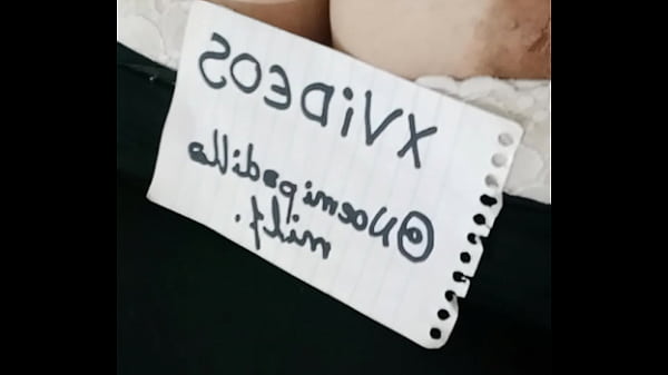 Noem&iacute; Padilla tetona rubia 