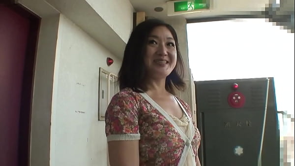 Mature Asian stepmom gets her hairy pussy fucked to a yummy creampie finish