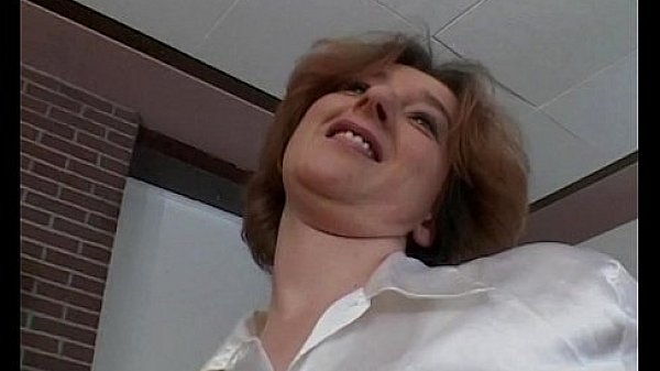 Lovely Mature Unable To Pay Rent Give A Private Show