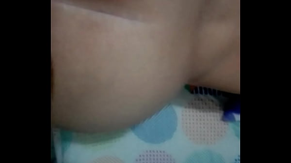 comiendome a mi  a u culo redondo