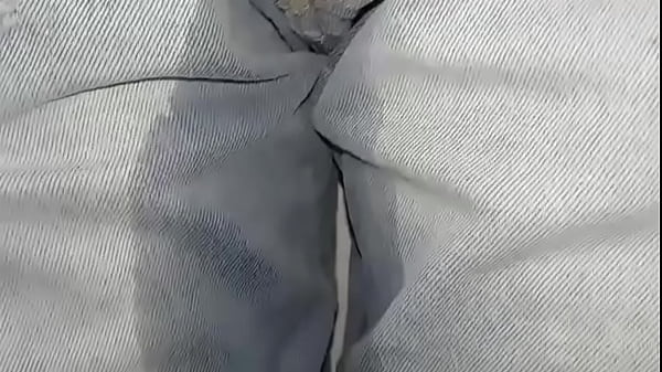 Me orino en los pantalones con mis pa&ntilde;ales de tela y de paso tre deliciosos orgasmos