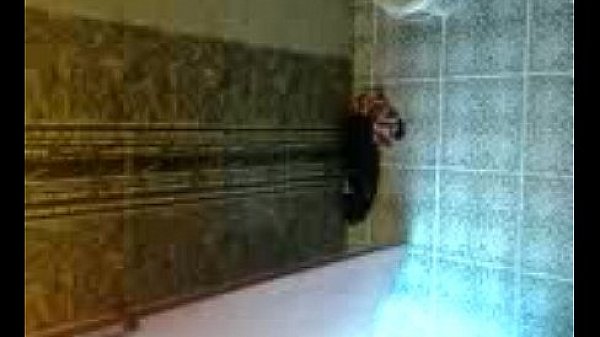 valsala aunty clean bath