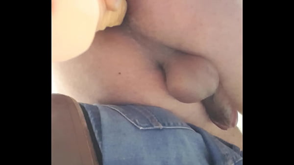 &Aacute;nal en el wc con dildo  