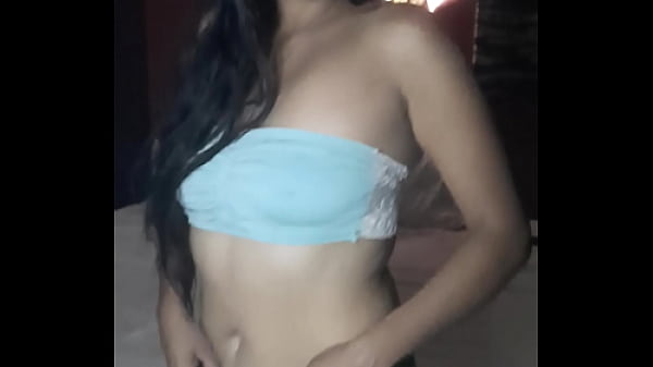 Aprovechando que no hay nadie en casa sexo anal con mi madrastra 