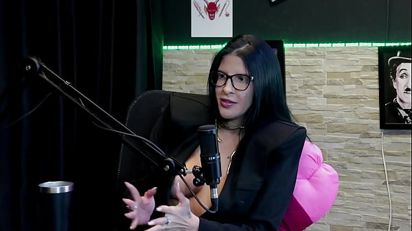 Sempre quis o que d&aacute; tes&atilde;o, ficou a vontade na produtora, tem muita censura nas redes, e foi a primeira vez que fez dp - Leticia Braga (WATCH ON: SHEER/RED)