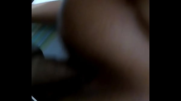 Con la.mujer cojiemdo rico  