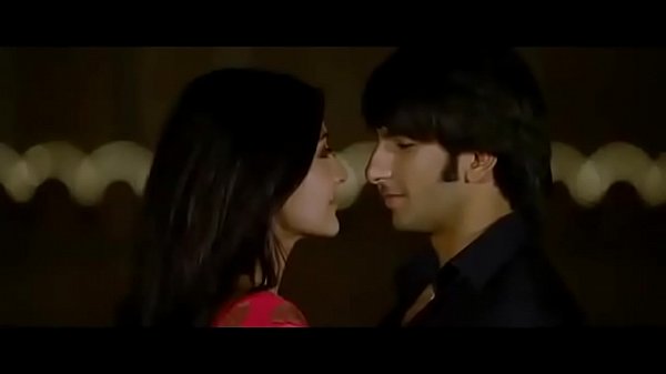 Anushka Sharma Full Bikini,Kiss,Sex Scene