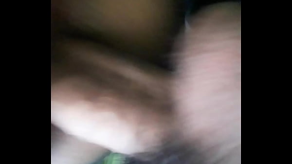 Chicos cogiendo en el monte  