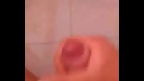 Verguita tirando leche 