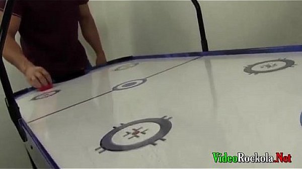 Mexicana es cogida por su padrasto gringo la muy inosente no sabe lo que le hace