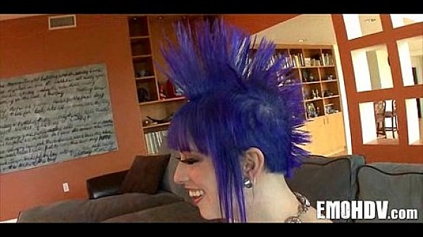 Emo babe with tats 206  