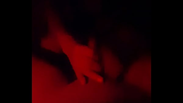 Rainha do leitinho rafaela belucci levando uma chupeta do escravo .