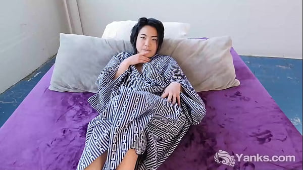 Beautiful amateur Asian Nasty from Yanks Hope Gold loving her delicious clit 