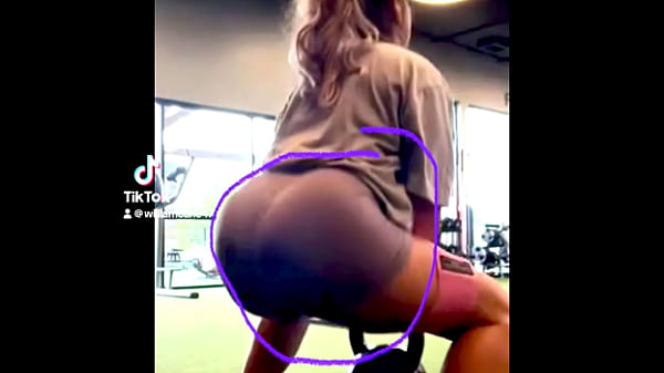 Latina Bubble butt showing off that ass at the gym
