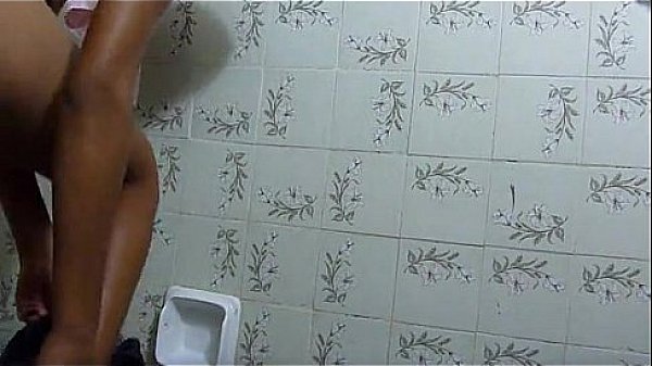Flagra de Rua - Gostoza Tomando Banho no Vestiario - XVIDEOS.COM 2