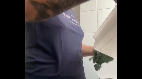 Voc&ecirc; cairia de boca nessa xota grande, ou tem nojinho de bucet&atilde;o 