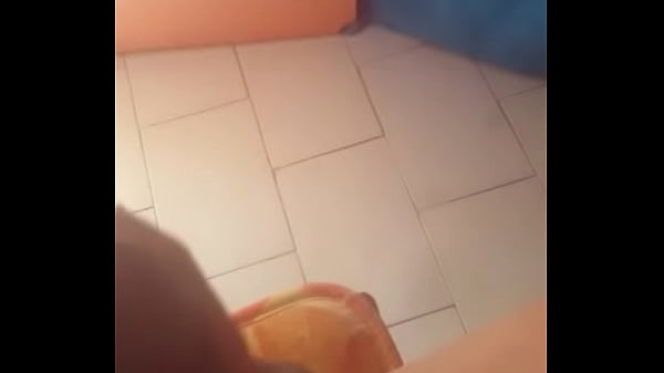 Tatiana travesti toc&aacute;ndose la polla en Ibiza