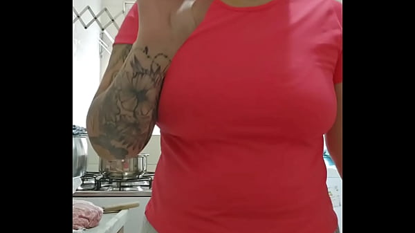 Metade de mim quer carinho e a outra metade quer sentar na sua cara e esfrega meu Bucetao  