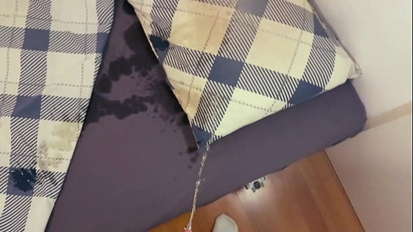 Pissing on my bed. Goodnight, Neo 