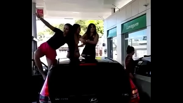 PUTAS NO POSTO DE GASOLINA