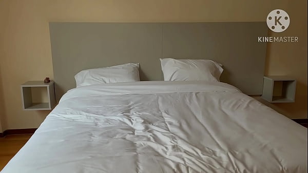 I want you to look at how this dress looks on me, I'm very hot