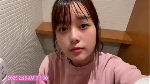 今日も隣でト◯レしてる人がいるのにオナニーしてやってはいけないことに興奮する女子◯生。