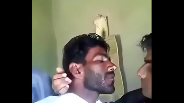 indian gay kisss