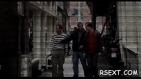 Hotty gives hand and blowjob 