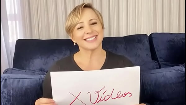 V&iacute;deo de verifica&ccedil;&atilde;o da gostosa da cassiana costa onde ela fala que quer um canal novo