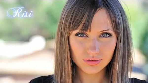 Risi Fucks Her-self With A Shoe