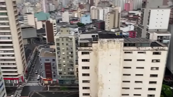 O filho da Vizinha vivia piscando o olho pra mim, chegou o dia que n&atilde;o resisti e chamei ele no meu AP e fudemos bem gostoso 