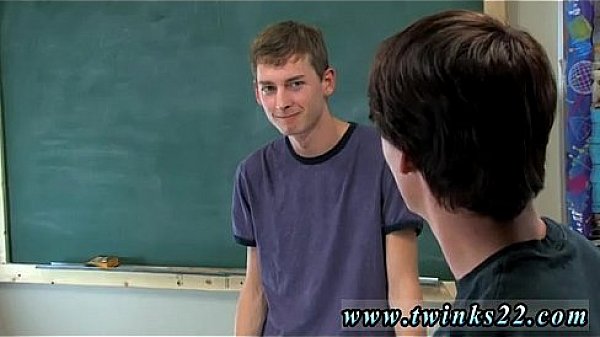 Es porno emo gays xxx The two super-sexy twinks are in the classroom