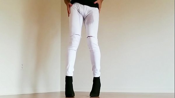 Shemale pees on white pants  
