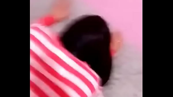 Esposa puta de 22 a&ntilde;os es cojida analmente