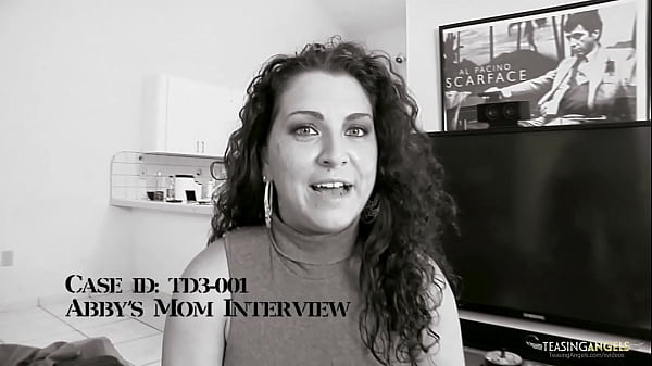 This girl is not shy to show her arousing skills and she loves to swallow