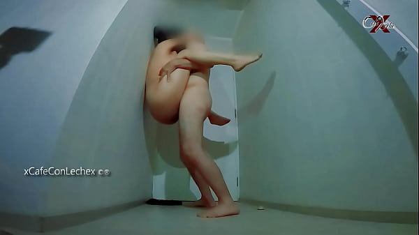 Mi inocente y t&iacute;mida hermanastra desea tener una verga dentro de su culo y estoy yo para cumplir sus deseos  